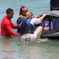 chloe-mm-at-the-beach-in-miami-2nd-august-2014_34.jpg