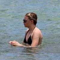 chloe-mm-at-the-beach-in-miami-2nd-august-2014_31.jpg