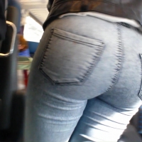 Amazing bubble butt in tight jeans