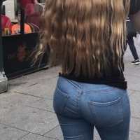 Candid butts in jeans