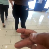 Mall girl creamed