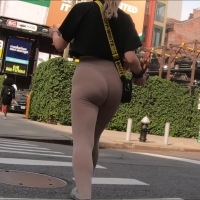 Skinny ass in tan leggings