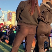Concert booty in leggings