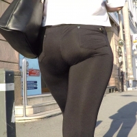 Candid jeggings booty