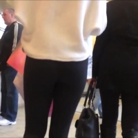 Leggings booty at the mall