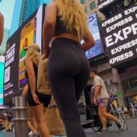 NYC blonde booty
