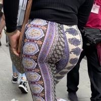 Patterned leggings babe