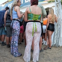 Sexy festival girls