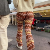 Patterned flared jiggler