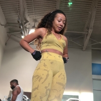 Ebony gym hottie