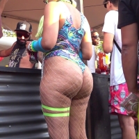 Fishnet raver PAWG
