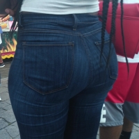 Candid ass in jeans