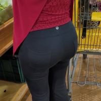Bubble butt milf (vertical)