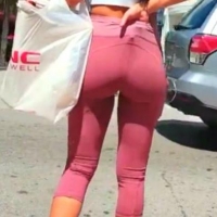 Pink leggings booty