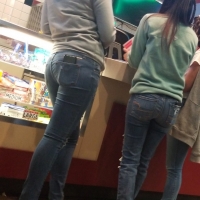 Latina booty in jeans