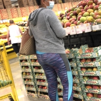 Latina in patterned leggings