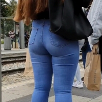 Juicy jeans booty