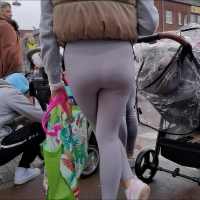 Skinny milf ass