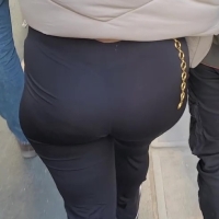 Black leggings booty (vertical)