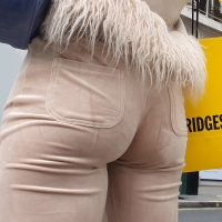 Blonde jeans booty