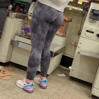 Hot candid college blonde girl at the grocery store with a nice ass in camo print leggings 2023-03-01_1677682022235.mp4-2023-03-04-15h31m10s090.jpg