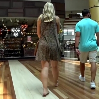 Wobbly blonde