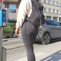 Round brunette booty