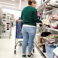 Latina milf booty