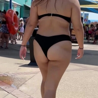 Thick waterpark booty
