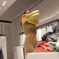 Tight candid brunette beauty trying on clothes at the store Tightbeauty_013122084.mp4-2023-04-08-16h38m26s794.jpg