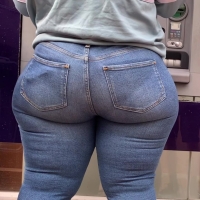 Ebony hips