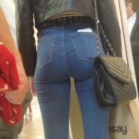 Mall jeans booty