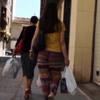 Jiggle in loose pants