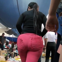 Big booty in pink