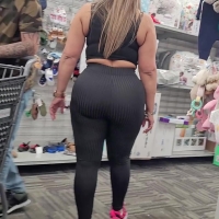 Big booty Latina milf