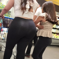 Latina milf mega booty
