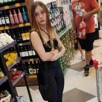 Wetlook hottie