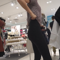 Blondie with a booty