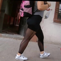 Thick Latina in leggings