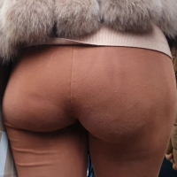 Brown jiggler
