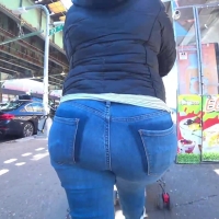 Huge booty milf