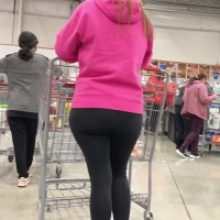 Milfs in leggings