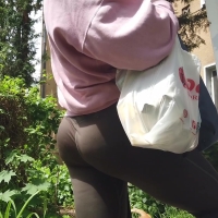 Big booty in leggings