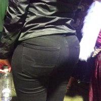Big booty concert girl