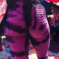 Street vendor booty