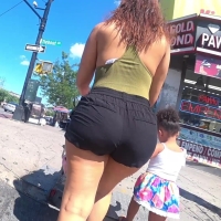 Big booty Latina milf