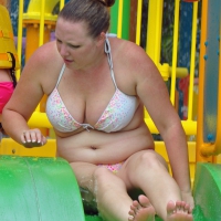 Thick lady at the pool