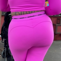 Latina milf in PINK leggings.mov-2024-06-16-09h08m32s925.jpg