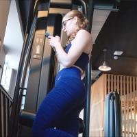 Nerdy gym girl