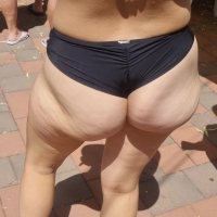 Big booty in semi thong